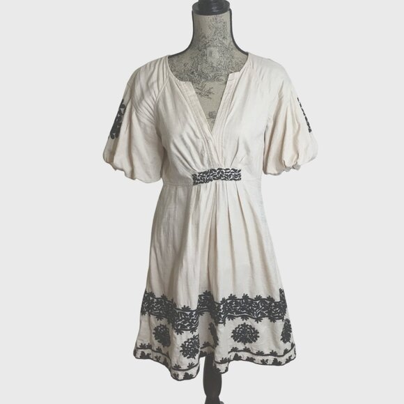 ANTHROPOLOGIE Orla Embroidered Mini Dress Beige Black Boho Cottagecore Women’s 8 - Picture 1 of 12